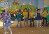 Различни форми на изкуство занимават децата със специални образователни потребности