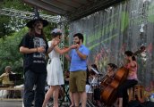 Дъждът не помрачи усмивките на децата дошли да послушат опера в Западен парк