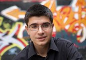 Иван Керековски - солист в Приказки за пиано