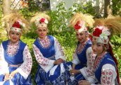 Народни хора и носии в Борисовата градина